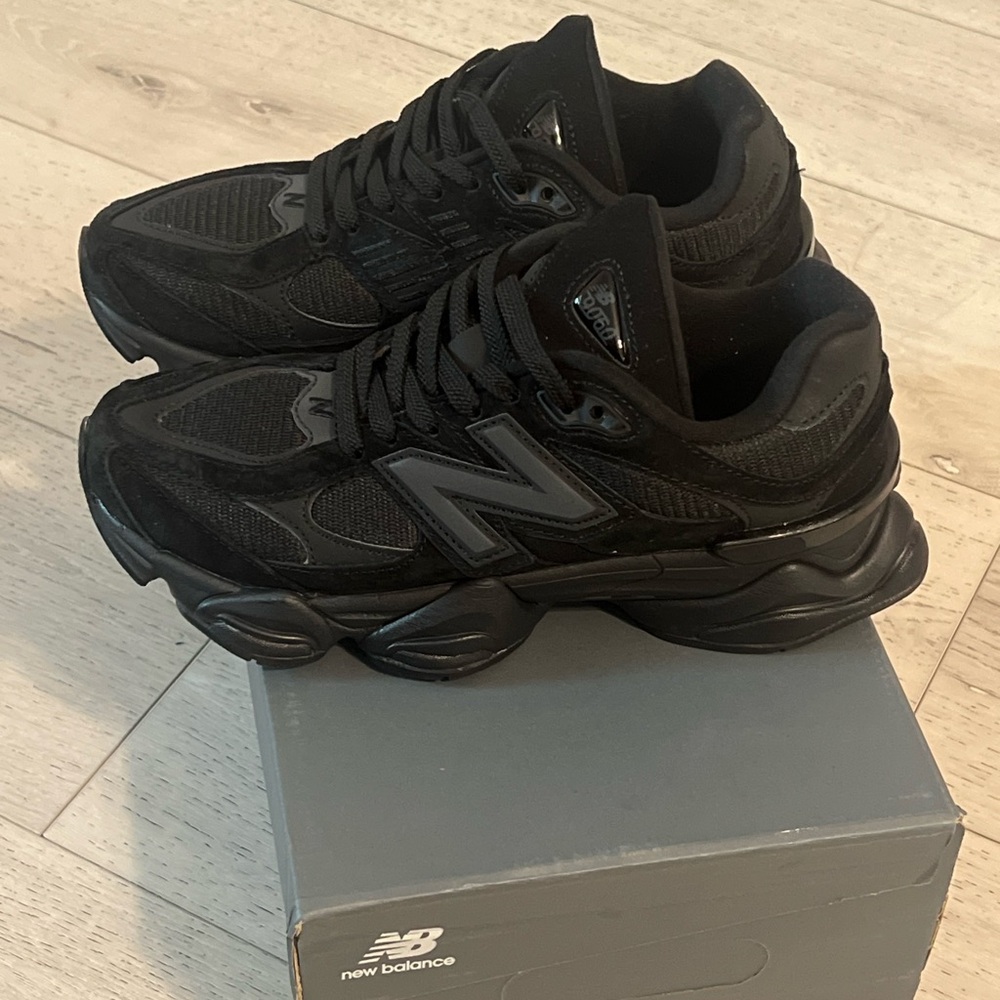 New Balance Women's Black Sneakers